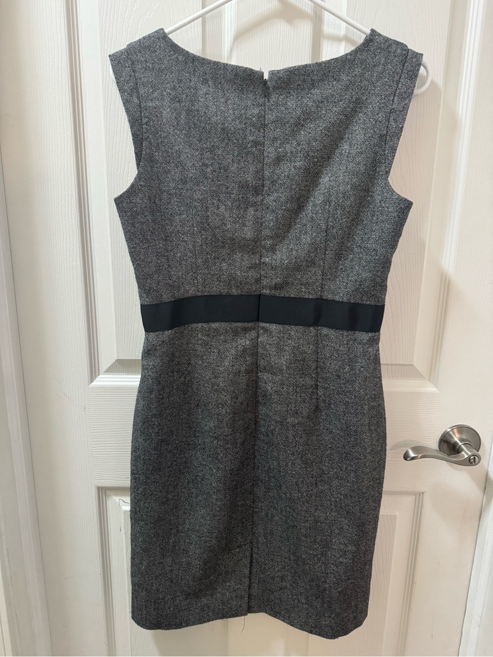 Banana Republic Gray Sheath
Midi Dress Size 4P - Picture 5 of 12